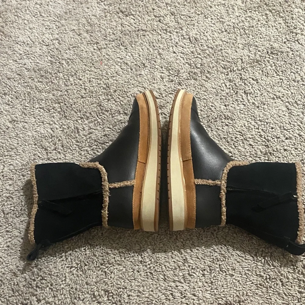 Tom's Makenna Leather Boots - Picture 6 of 7